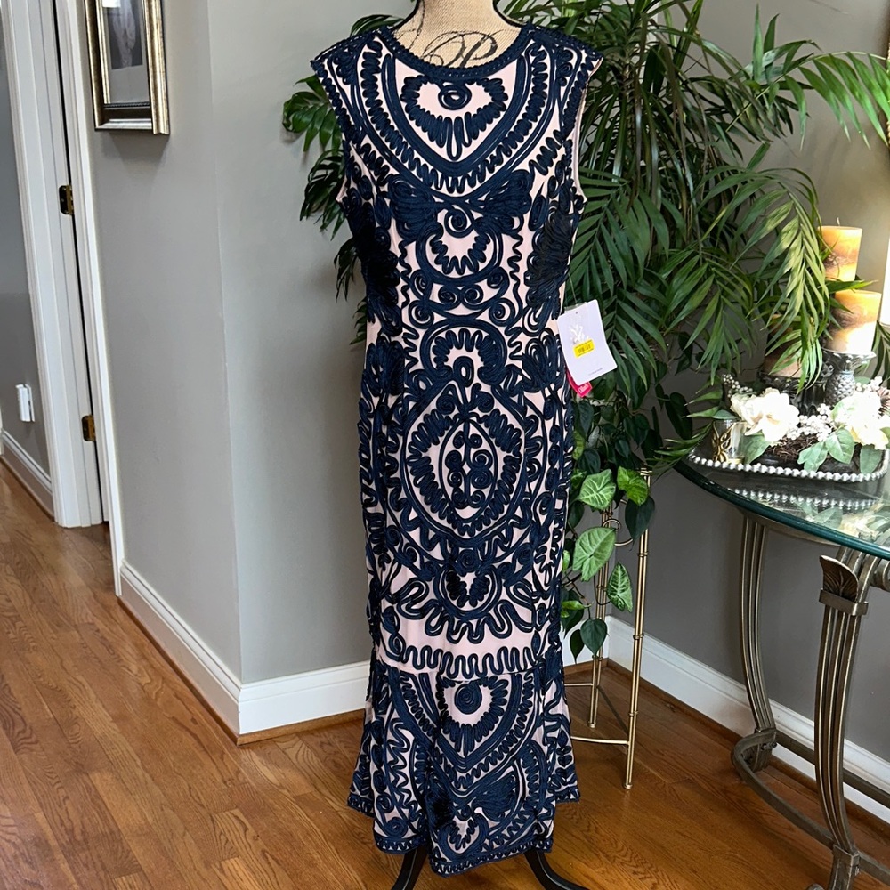 NWT 💙 JS Collections Blush and Navy Embroidered Midi Dress size 12